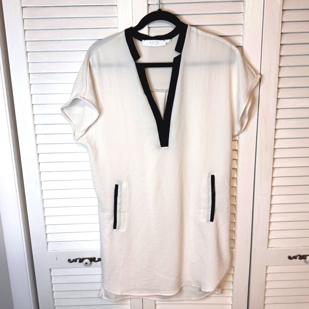 ASTR the Label Womens‎ V-Neck Crepe Black Trim Quiet Luxury SZ S